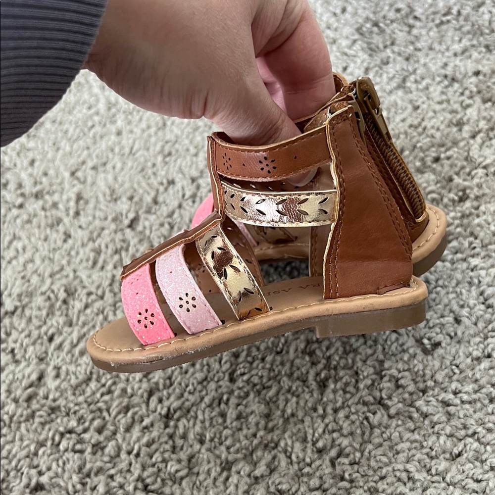 Laura Ashely Toddler Caged Pink and Brown Glitter Sandals - Picture 2 of 5